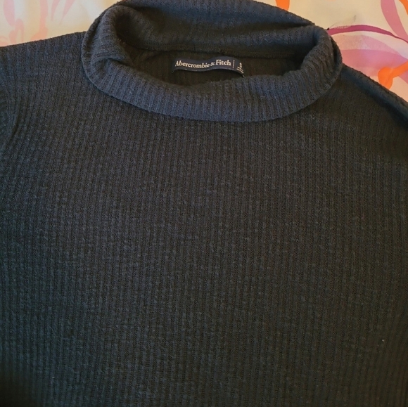 Abercrombie Women's Mock Neck Black Long Sleeve Shirt Size Small - Picture 2 of 4
